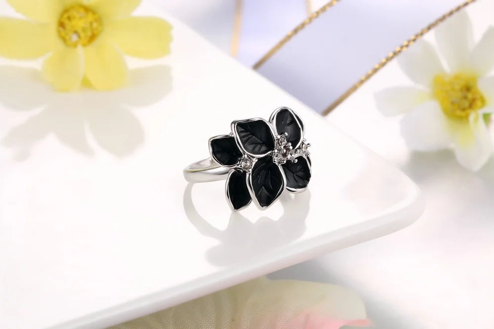 Anillo "Pétalo de Luna"