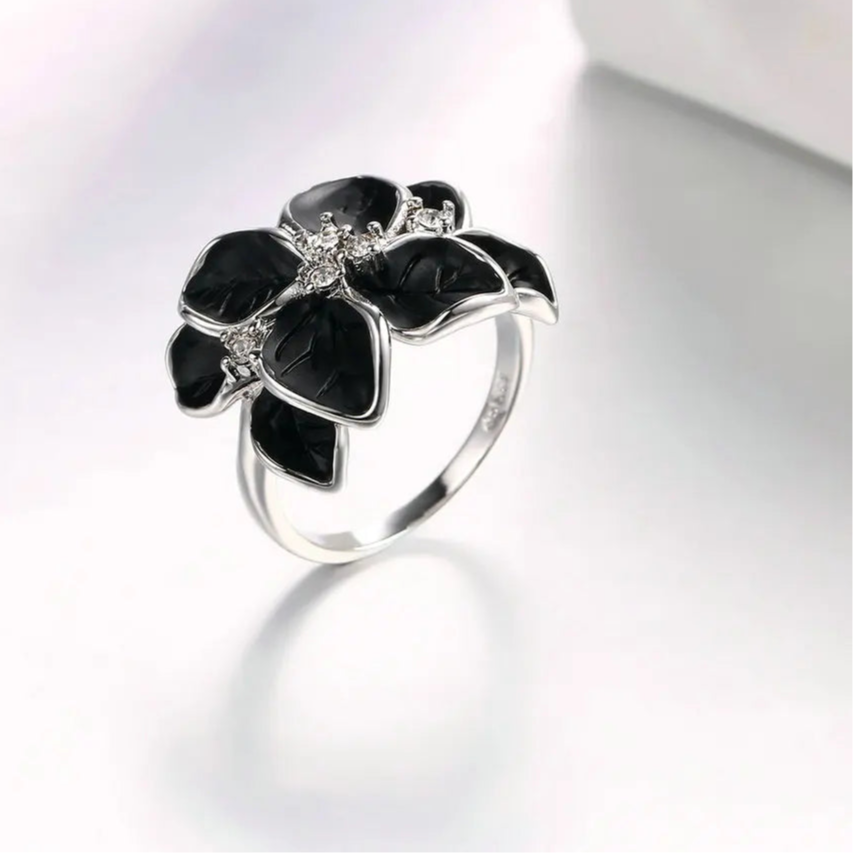Anillo "Pétalo de Luna"